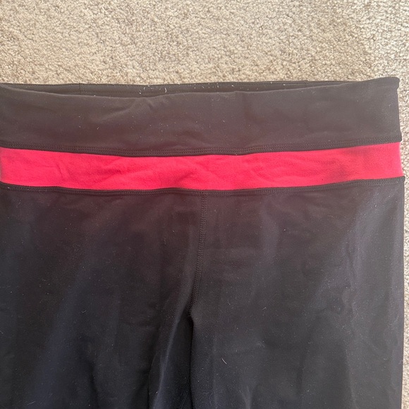 Lululemon Women’s Black Flared pants - Picture 3 of 4